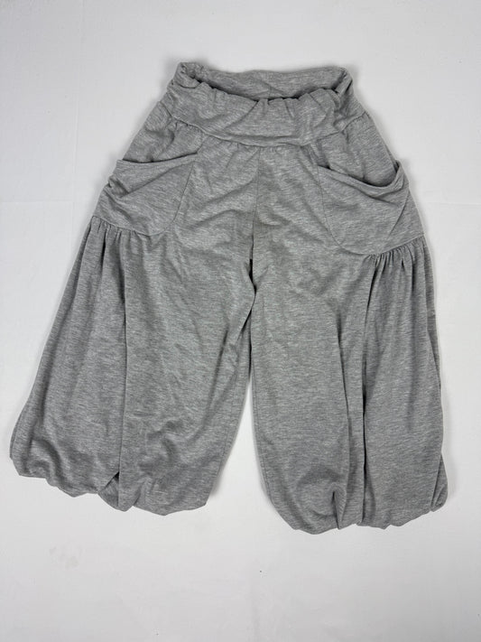 Grey baggy sarouel low rise capri pants (S)