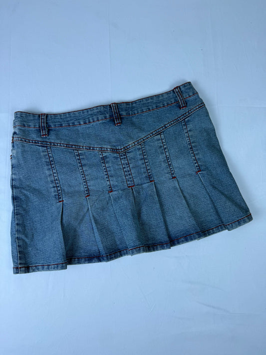 Blue denim low rise pleated mini skirt (XL)