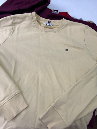 Yellow 90s crewneck sweatshirt (S/M)