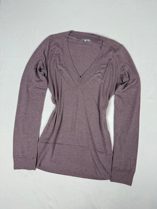 Lilac V neck tight fit long sleeves top (M)