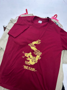 Red embroidered dragon y2k 90s vintage tee (S/M)