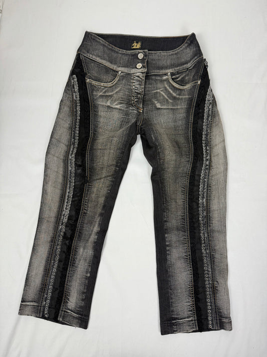 Black denim low rise capri pants (M)