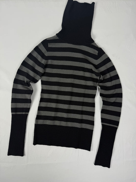 Black striped turtleneck jumper (S/M)