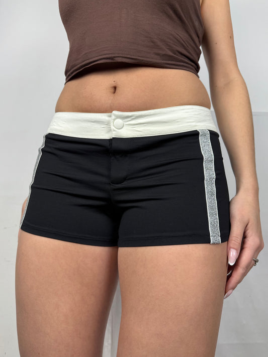 Black stretchy low rise mini short (M)
