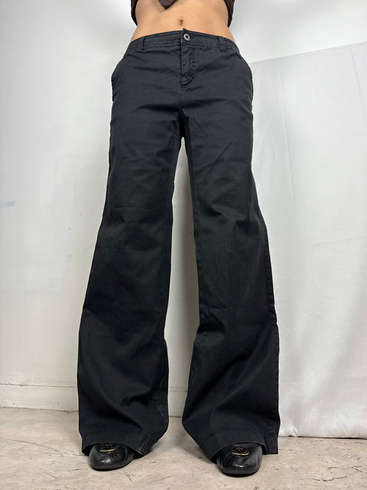 Black low rise baggy pants (M)