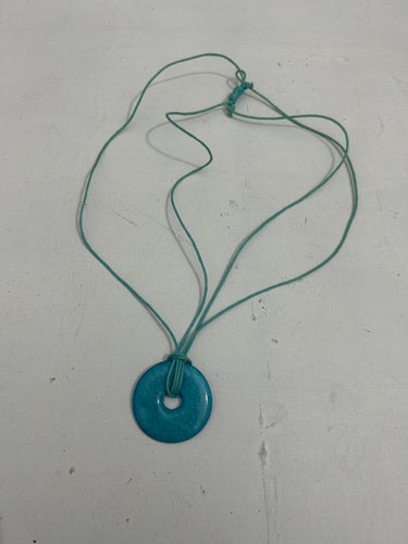 Blue pendant necklace