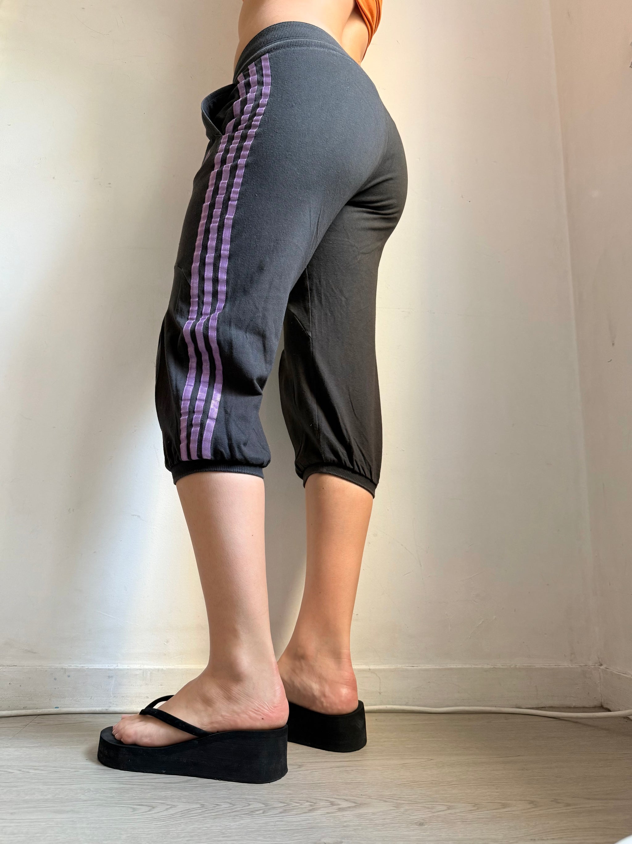 Black & purple activewear capri pants (M)