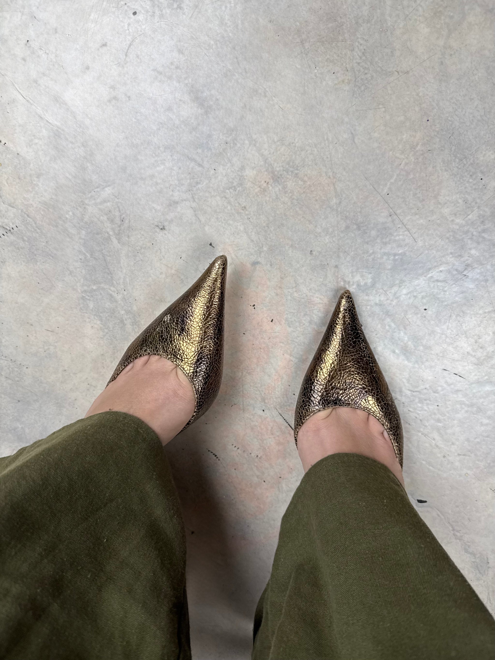 Bronze pointed toes kitten heels mules (37)