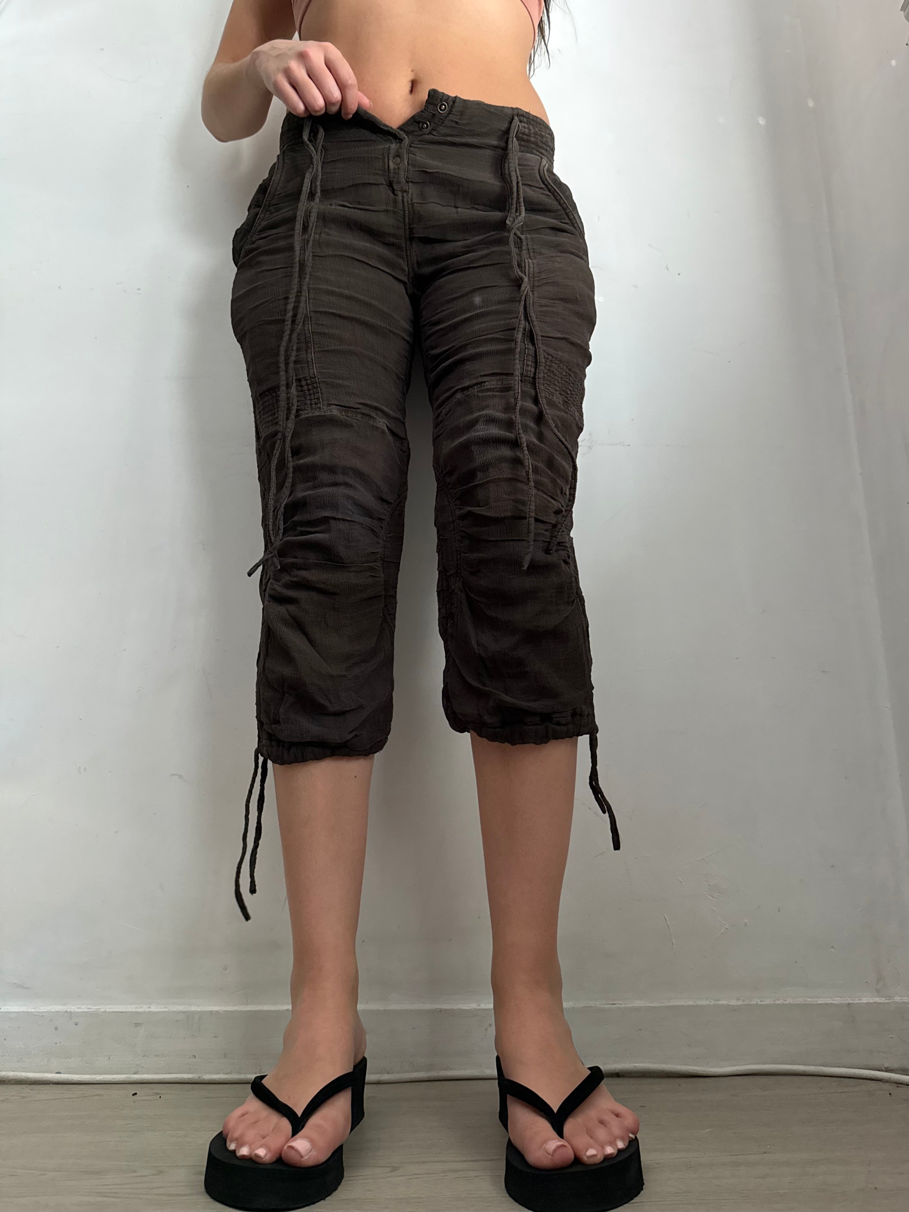 Brown low rise capri pants (S/M)