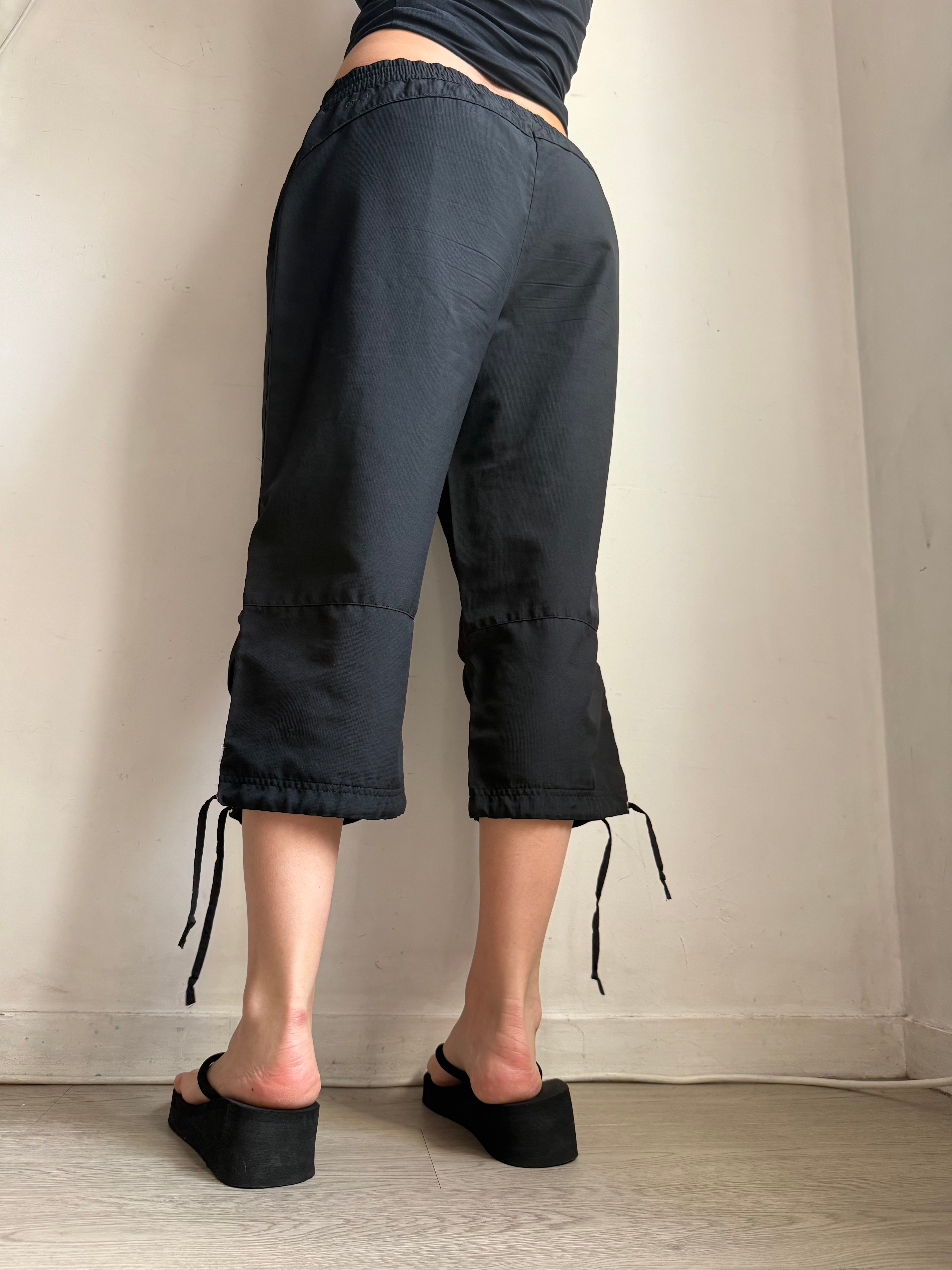 Black activewear capri pants (XL)