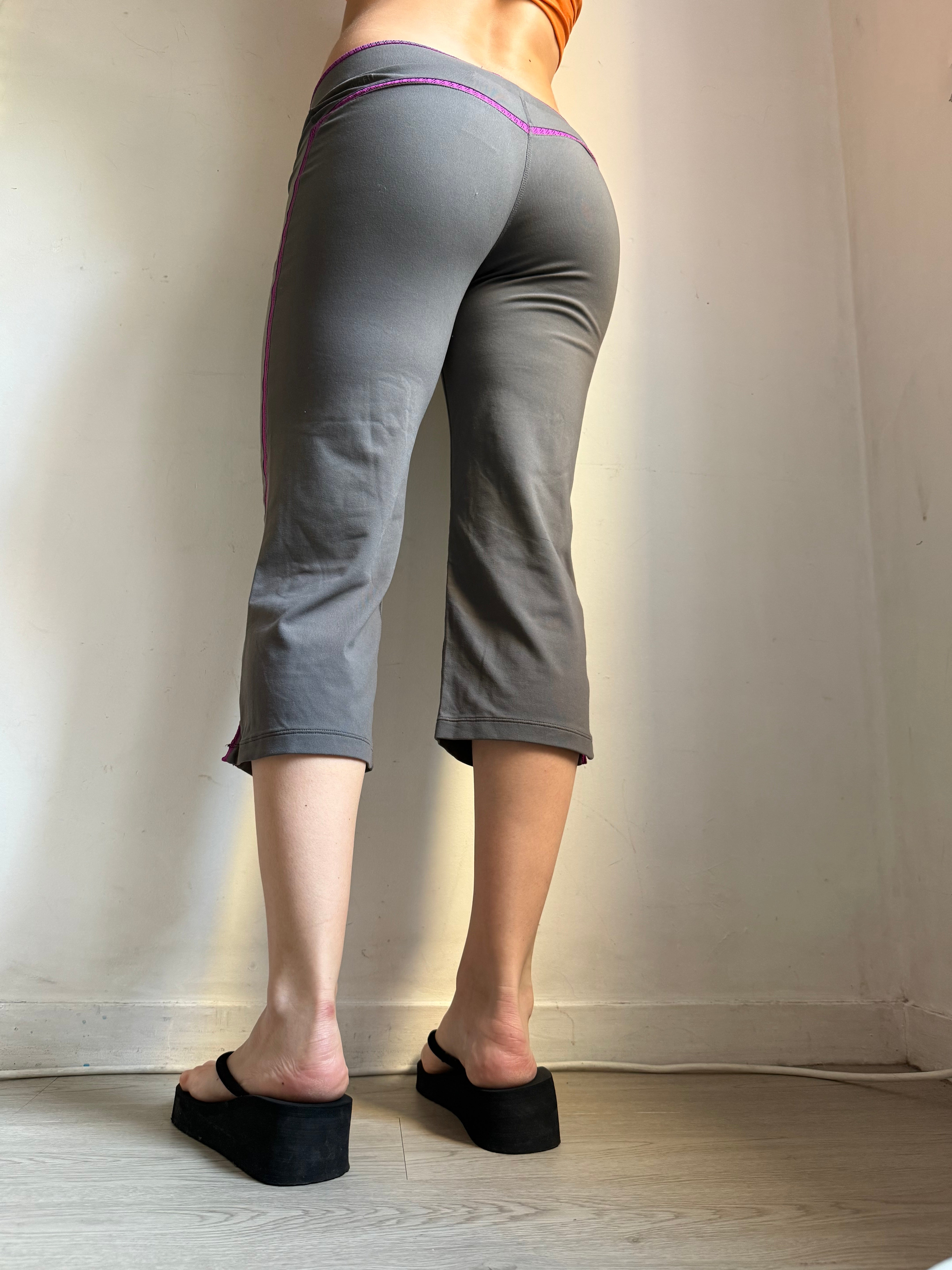 Grey activewear capri pants (M)