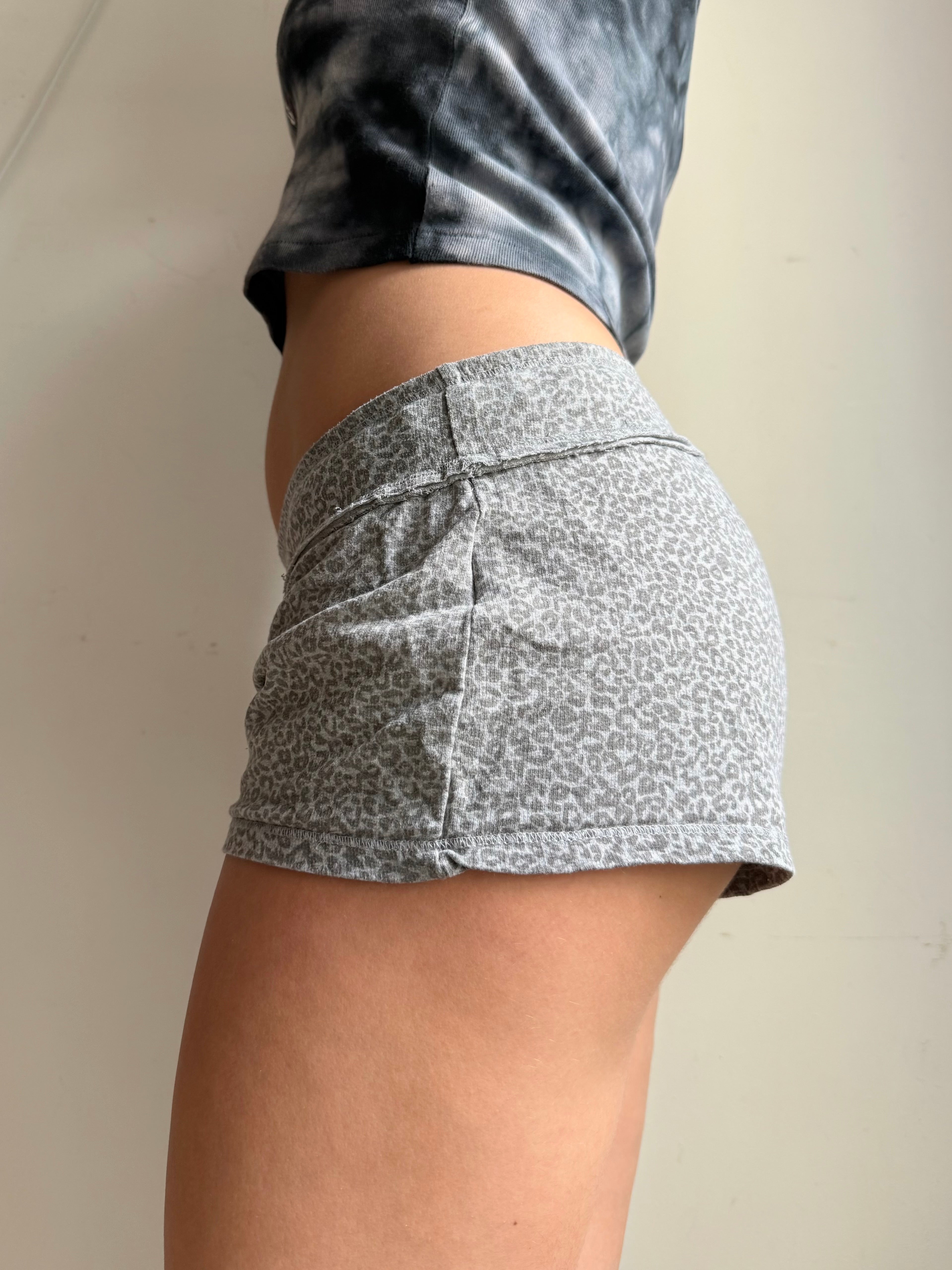 Grey animal print cotton mini short (M)