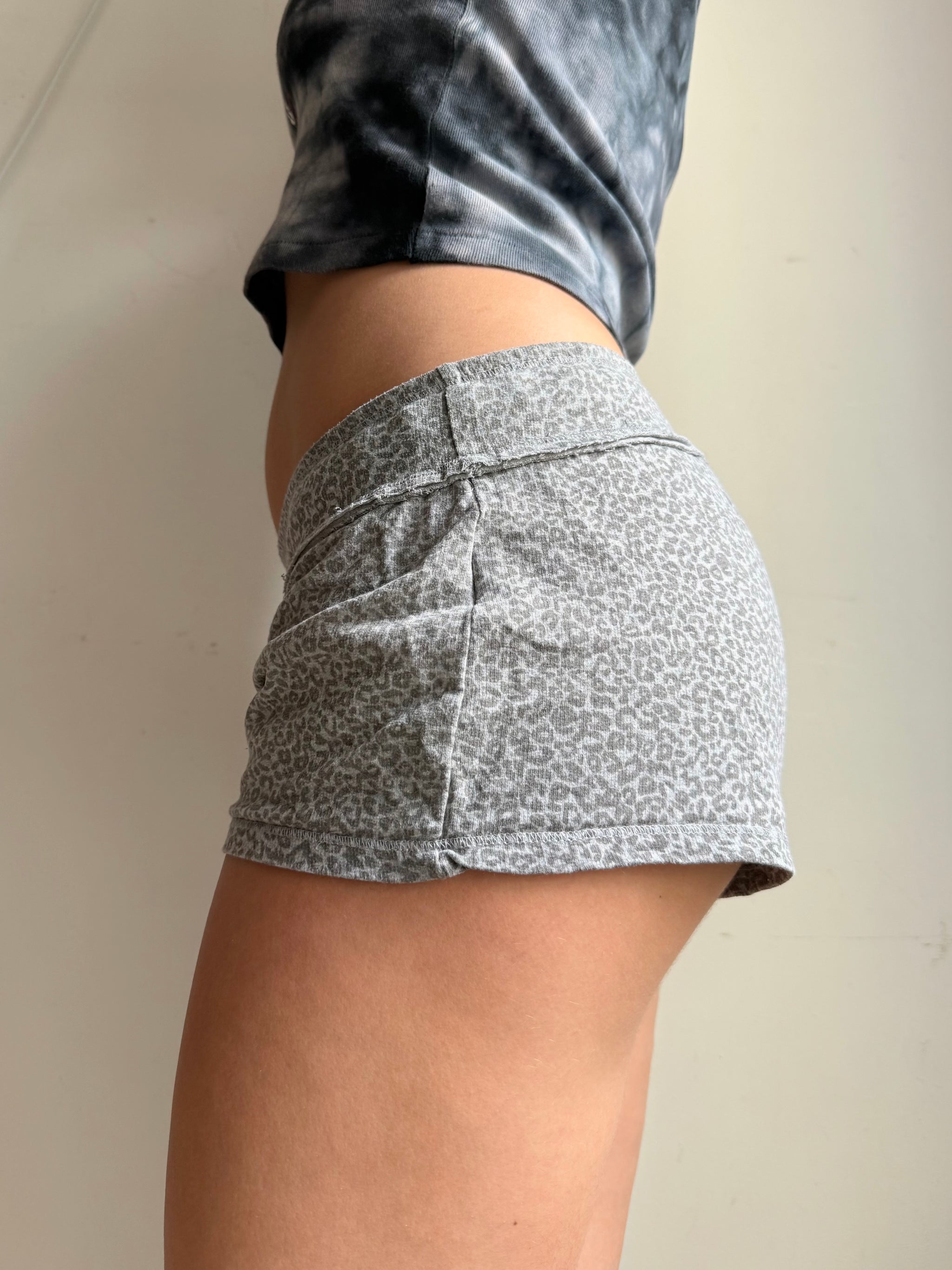 Grey animal print cotton mini short (M)