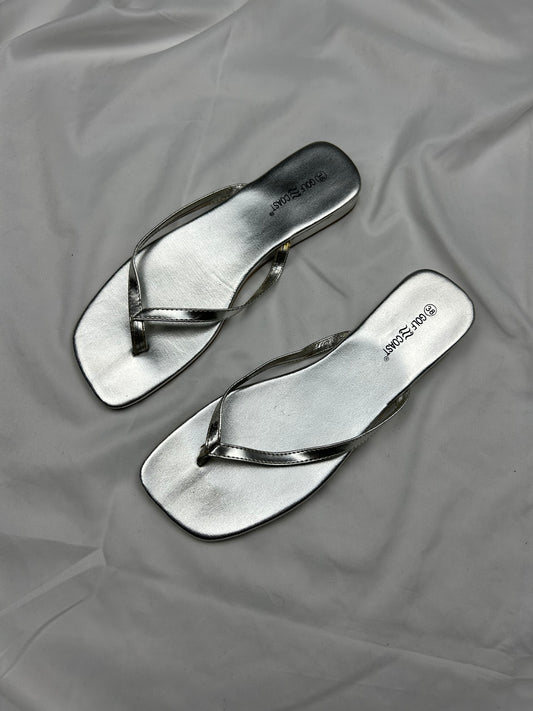 Silver thong flip flops (38)