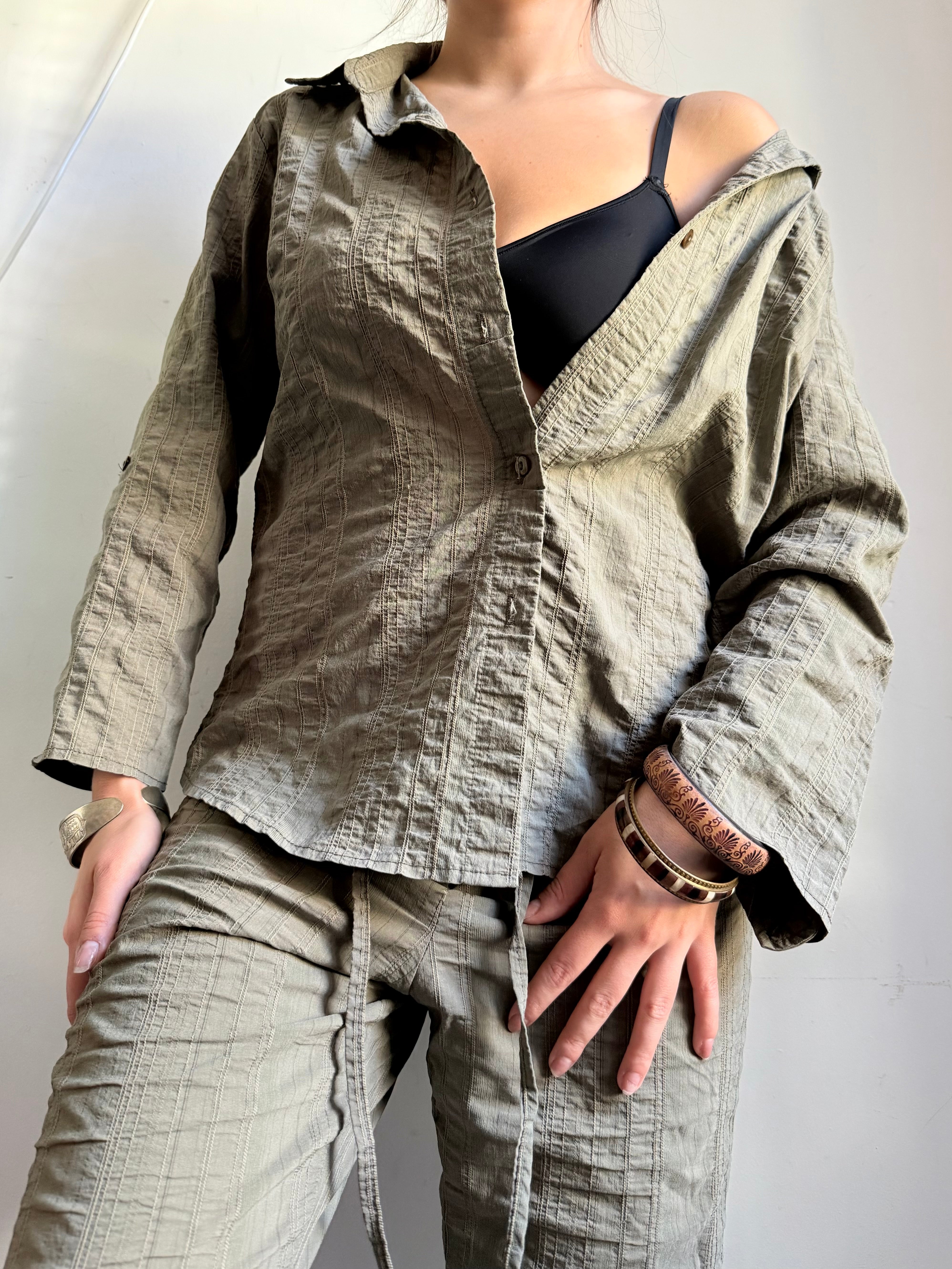 Khaki long sleeves shirt + capri pants set (XL)