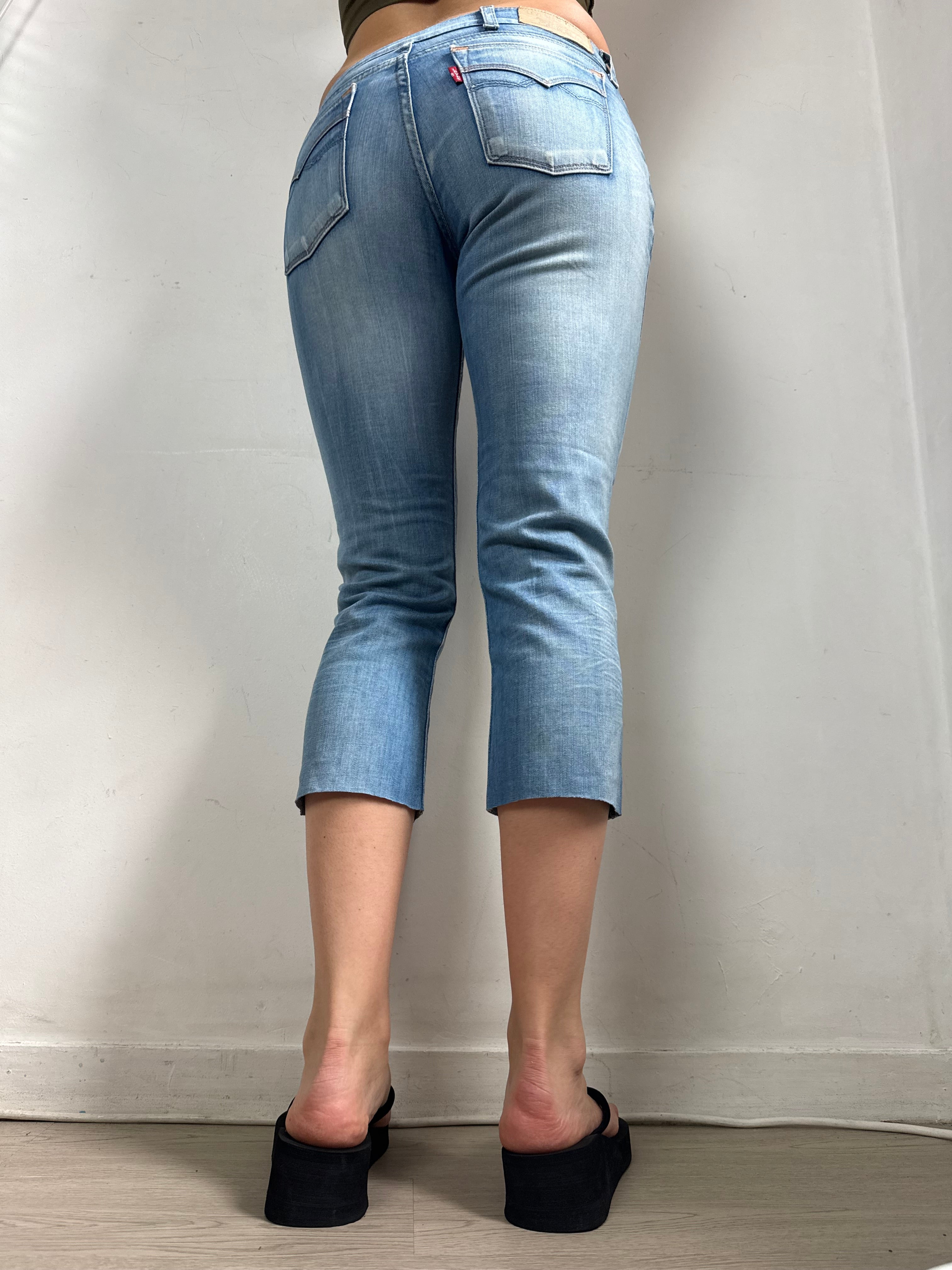 Blue denim low rise capri pants (S)