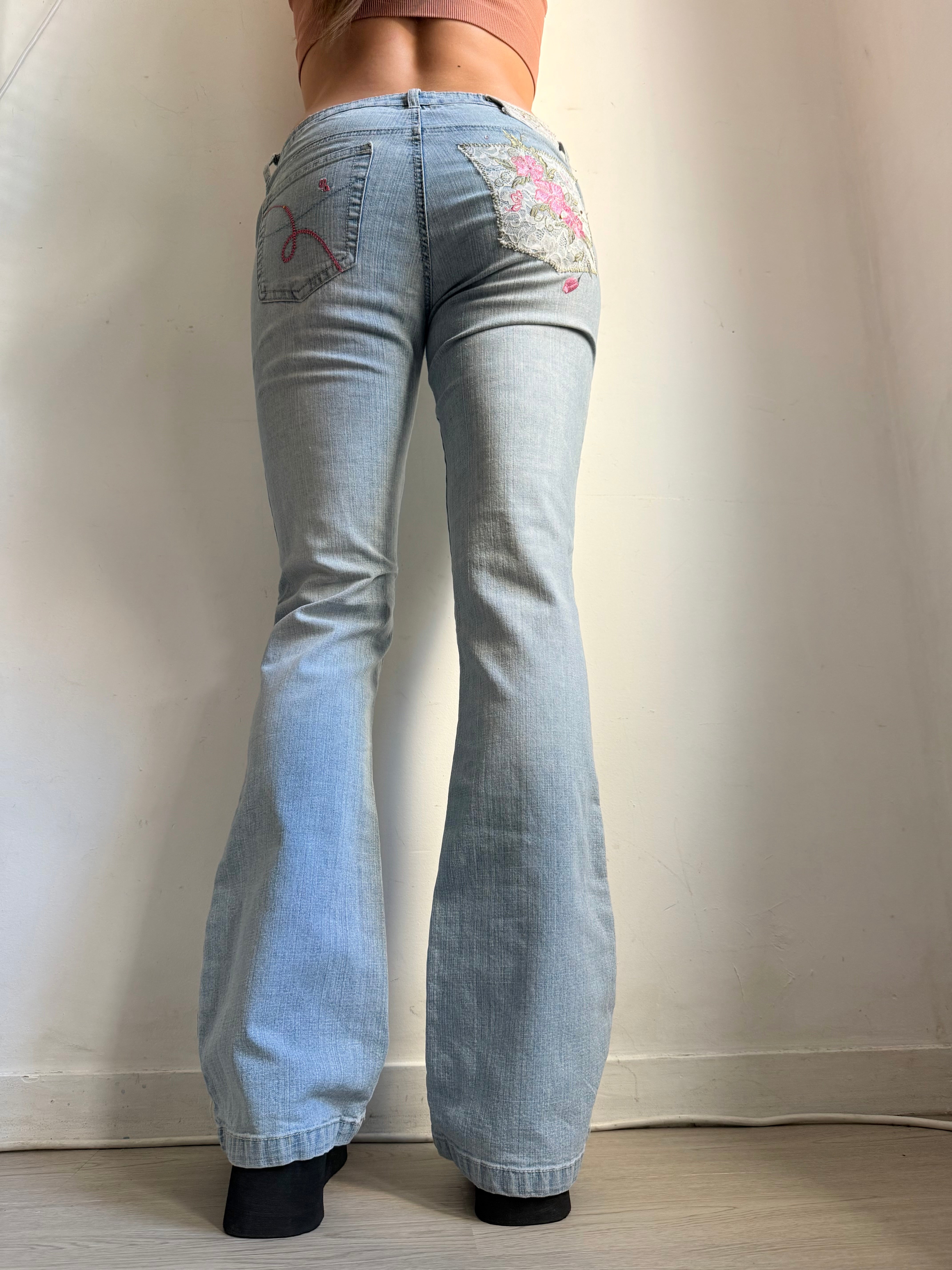 Blue denim low rise flare pants (M)