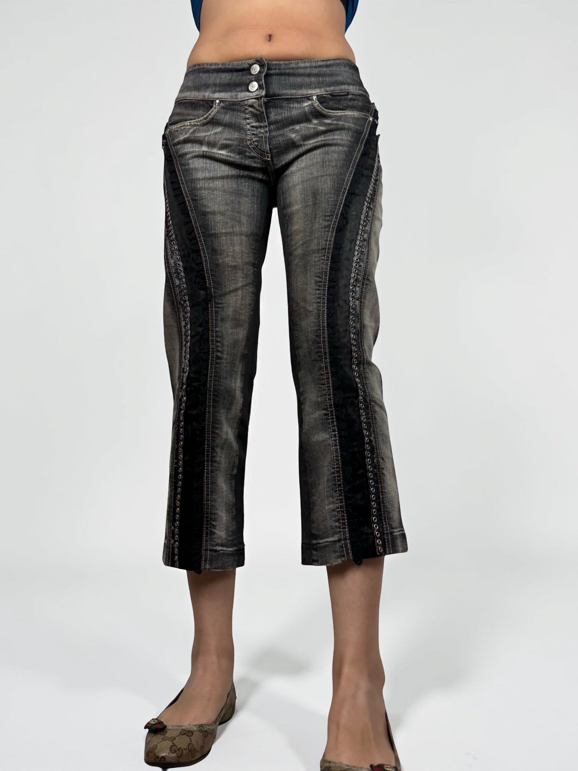 Black denim low rise capri pants (M)