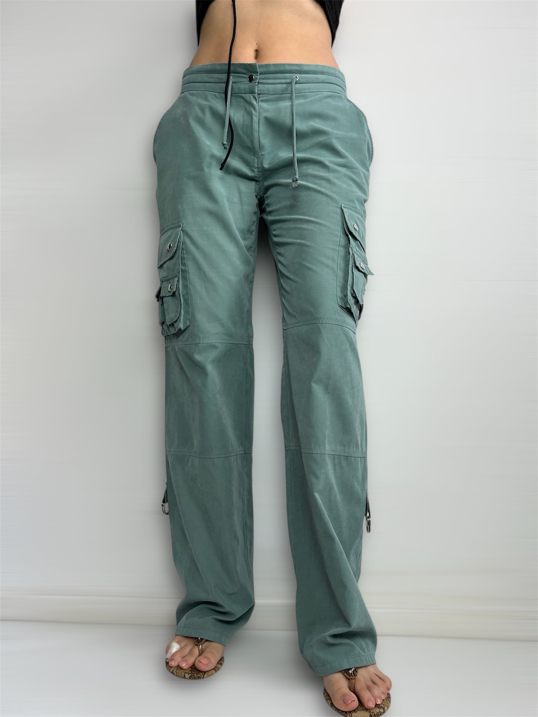 Light green cargo low rise baggy pants (M)