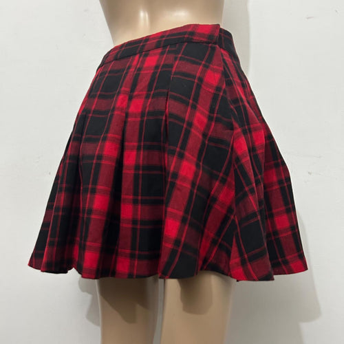 Red & black check print pleated skirt (M)