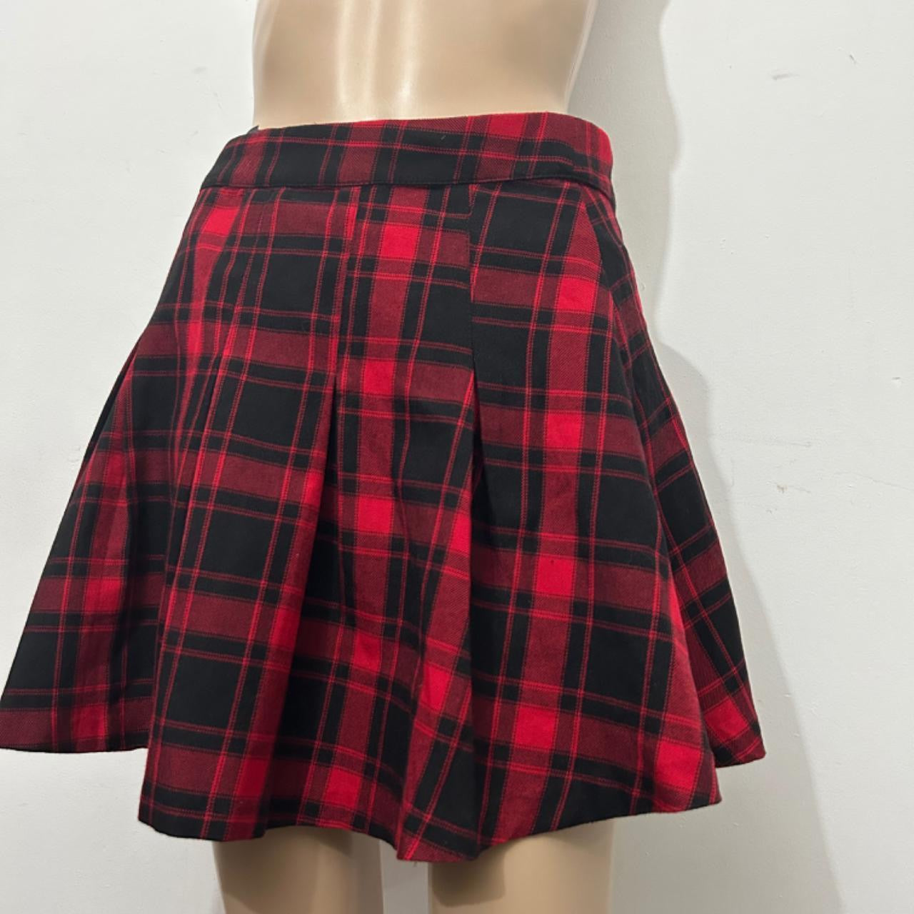 Red & black check print pleated skirt (M)
