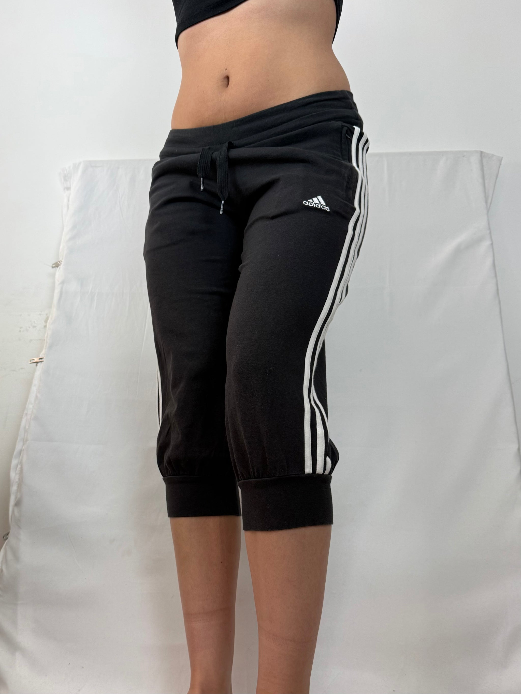 Black activewear low waist capri pants (S/M)