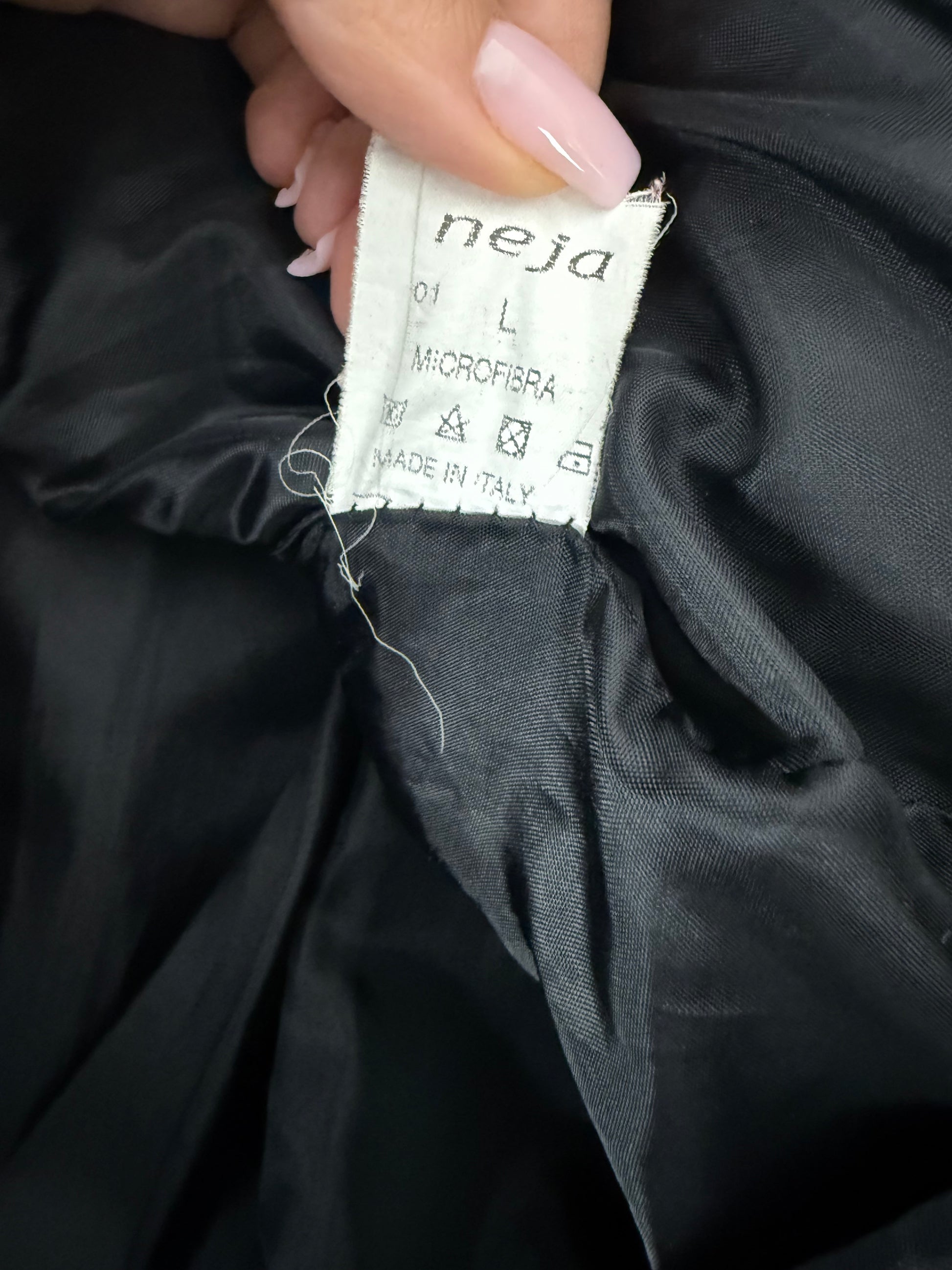 Black lightweight zip up puffer jacket (L)