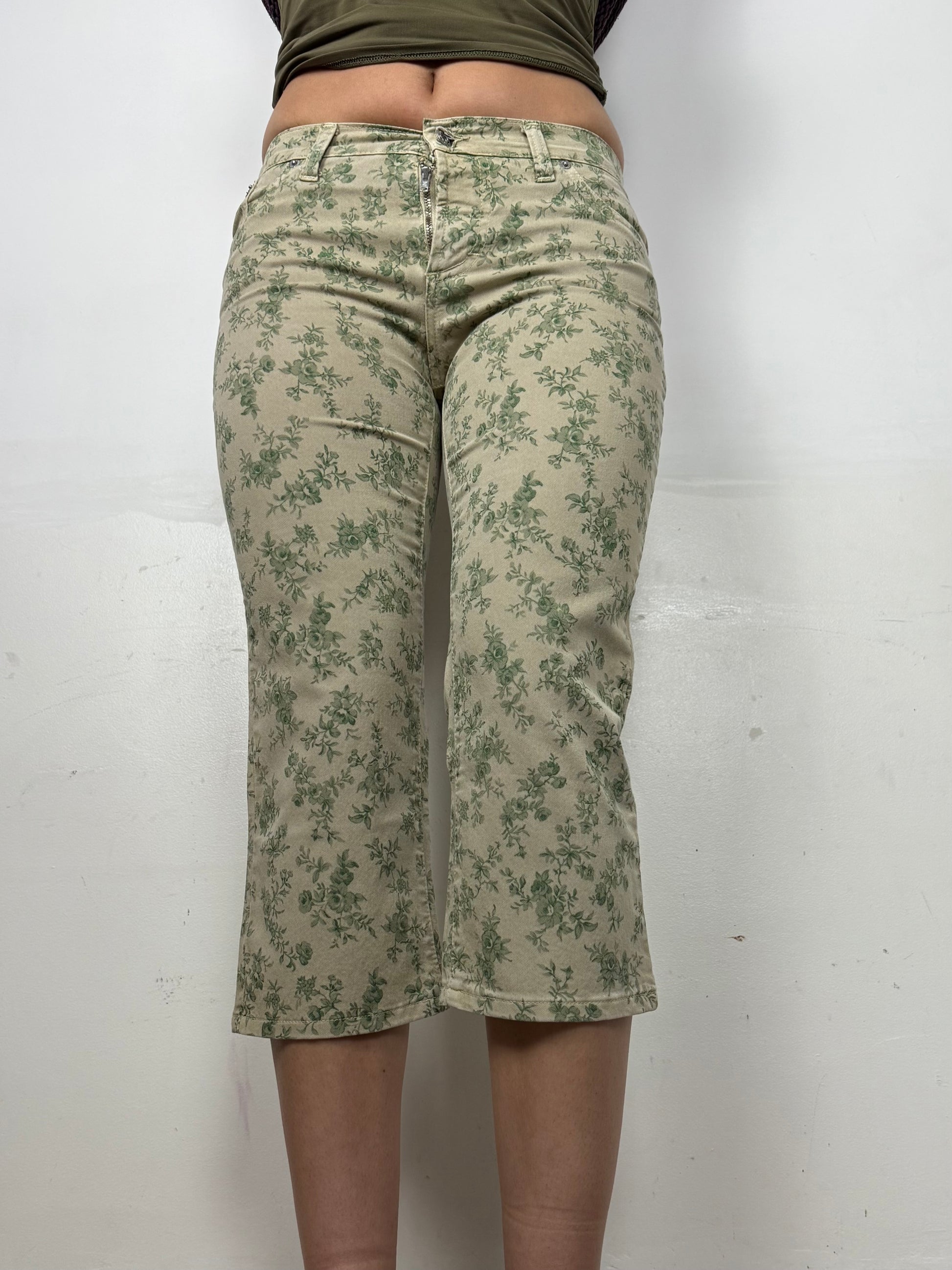 Khaki floral denim low rise capri pants (S)