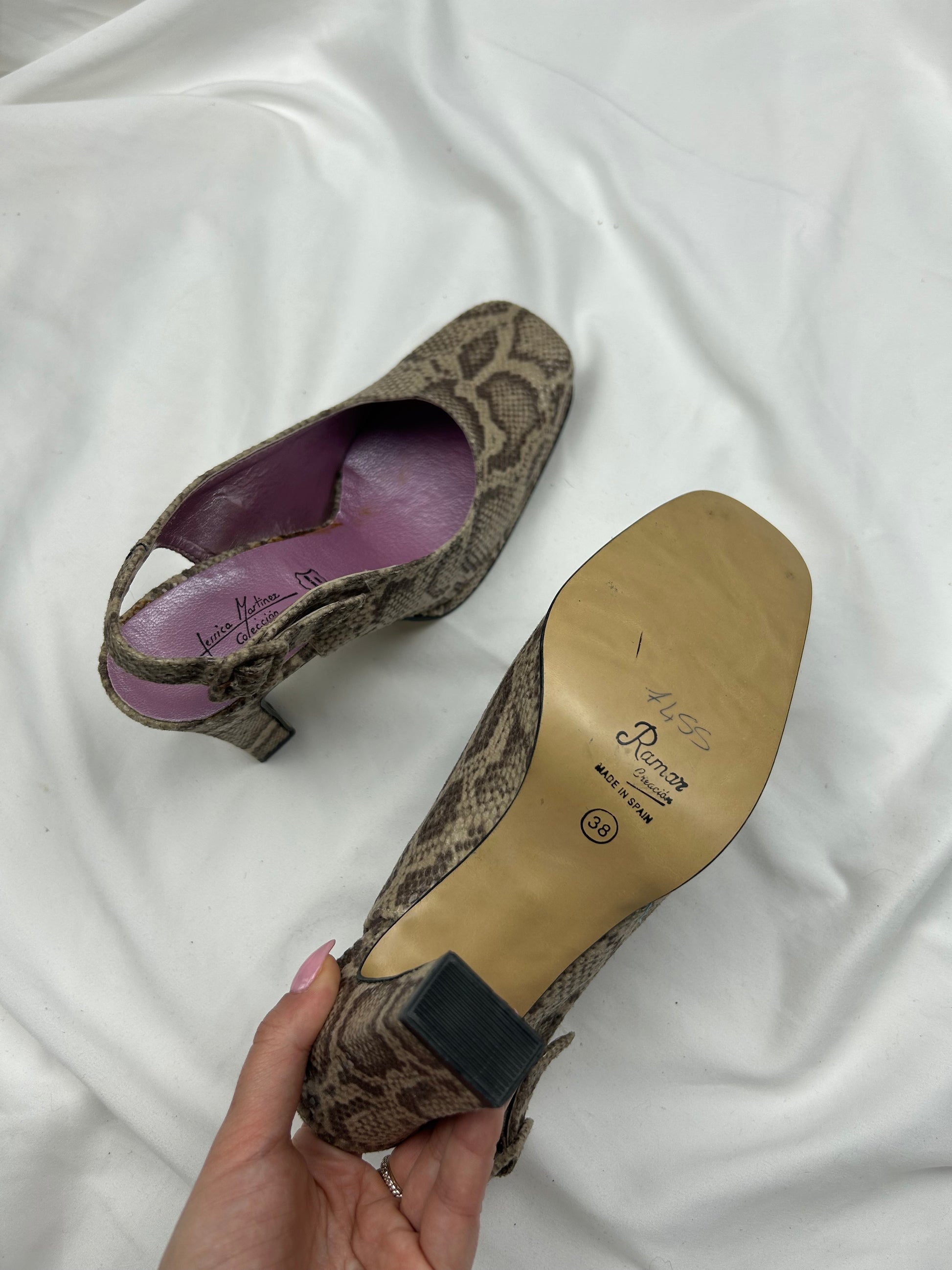 Beige snake print square toes 100% leather heels (38)