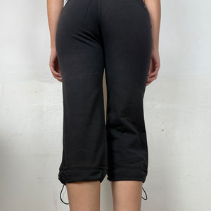 Black low rise capri cotton joggers pants (S)