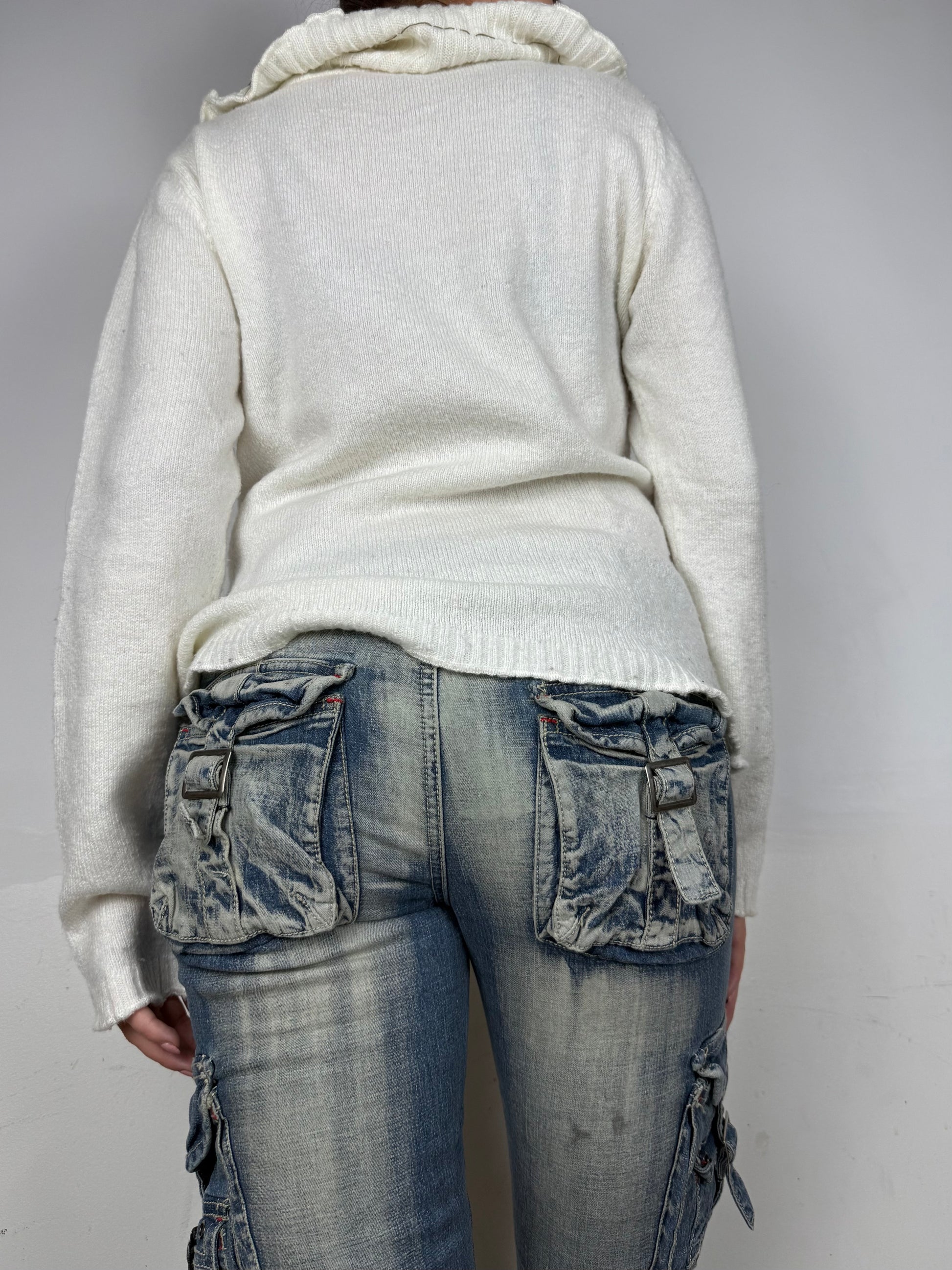 White buckle belt jumper (L)