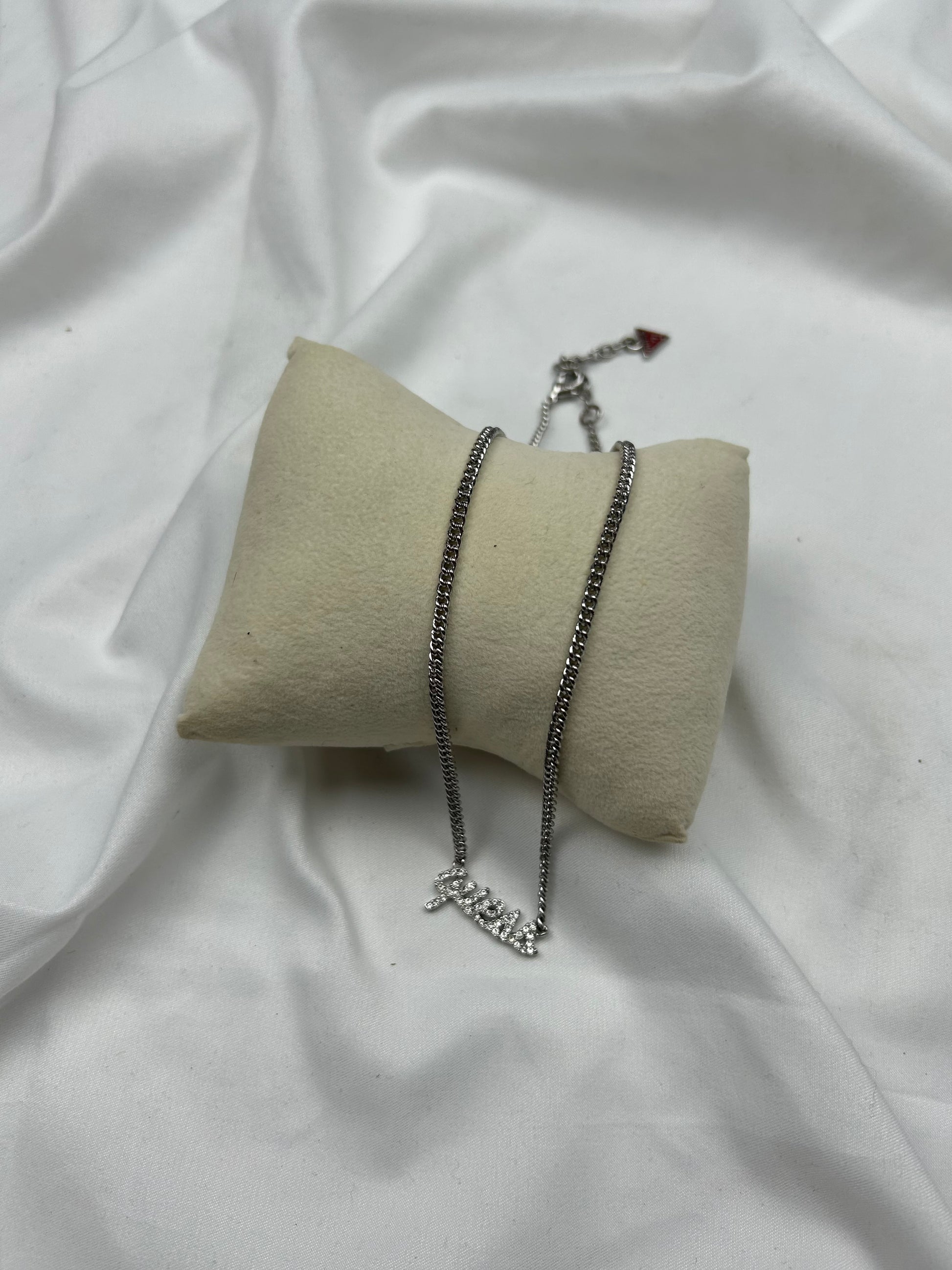 Silver rhinestone pendent necklace