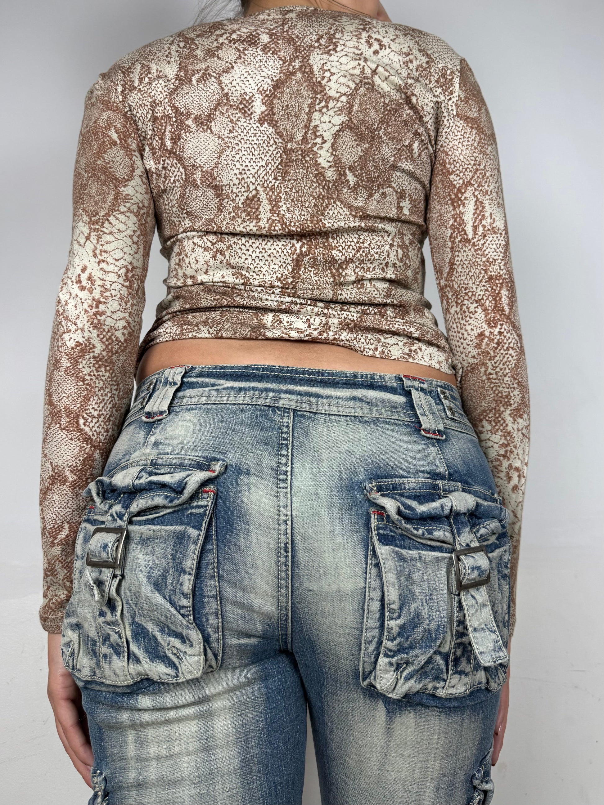 Brown snake print  long sleeves shirt (S/M)