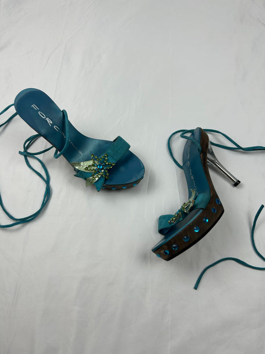 Blue lace up flower appliquée heels (36)