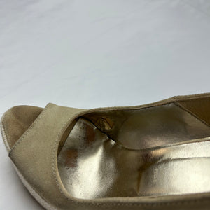 Beige suede wedge open toes heels (36)