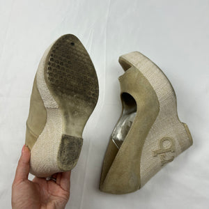 Beige suede wedge open toes heels (36)