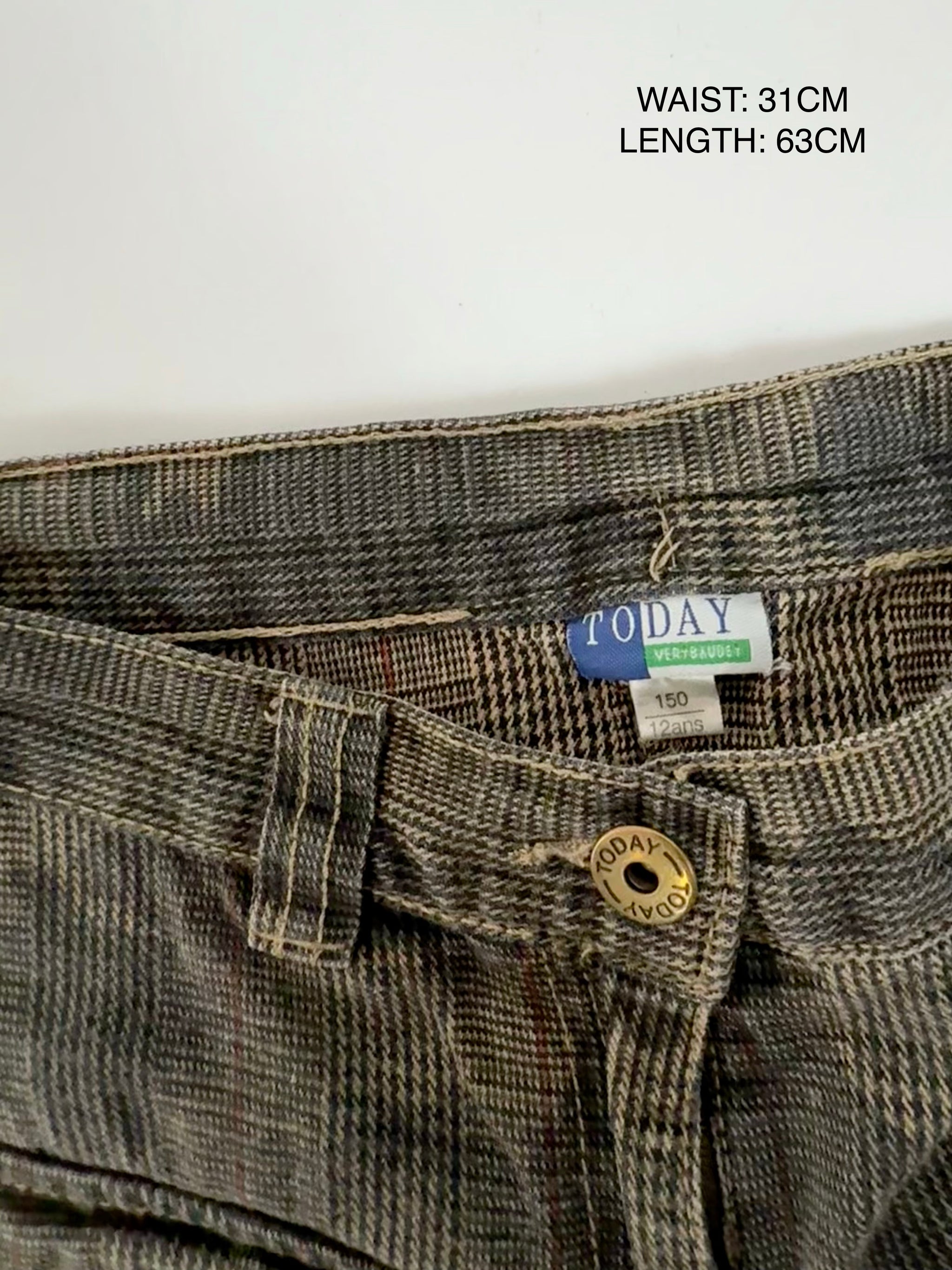 Khaki camo print low rise capri pants (XS)