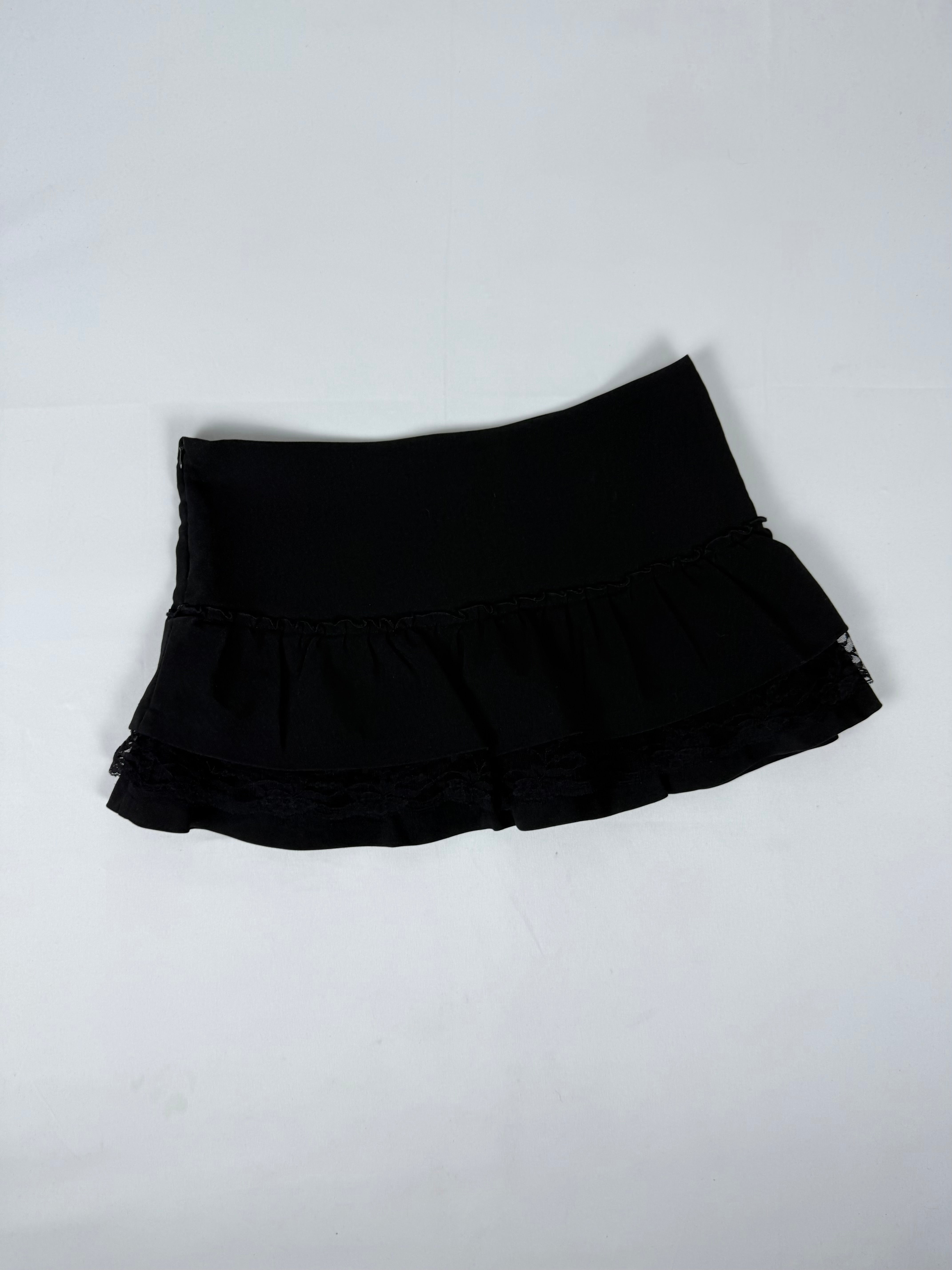 Black pleated low rise mini skirt (M)