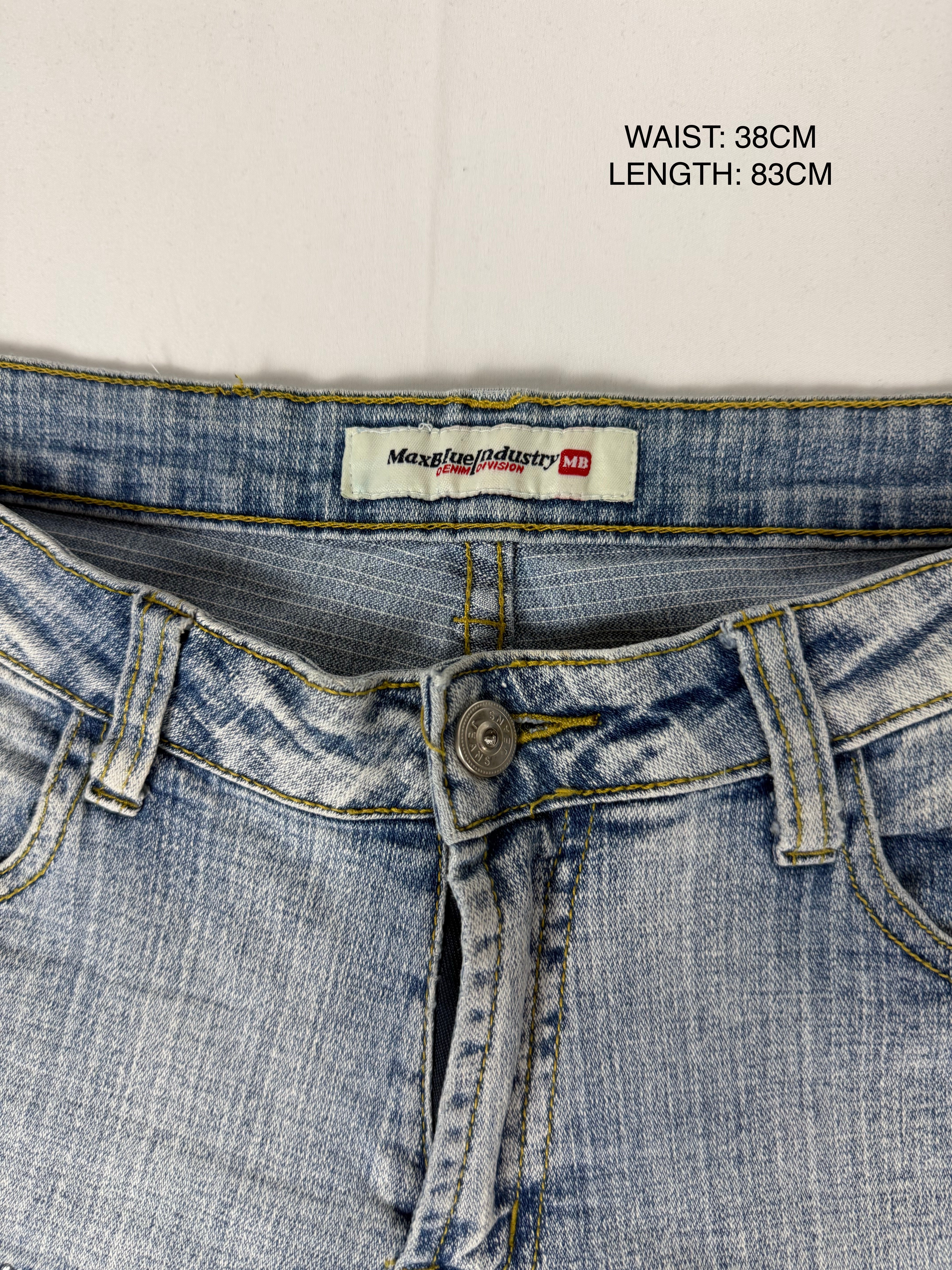Blue denim low rise capri pants (M)