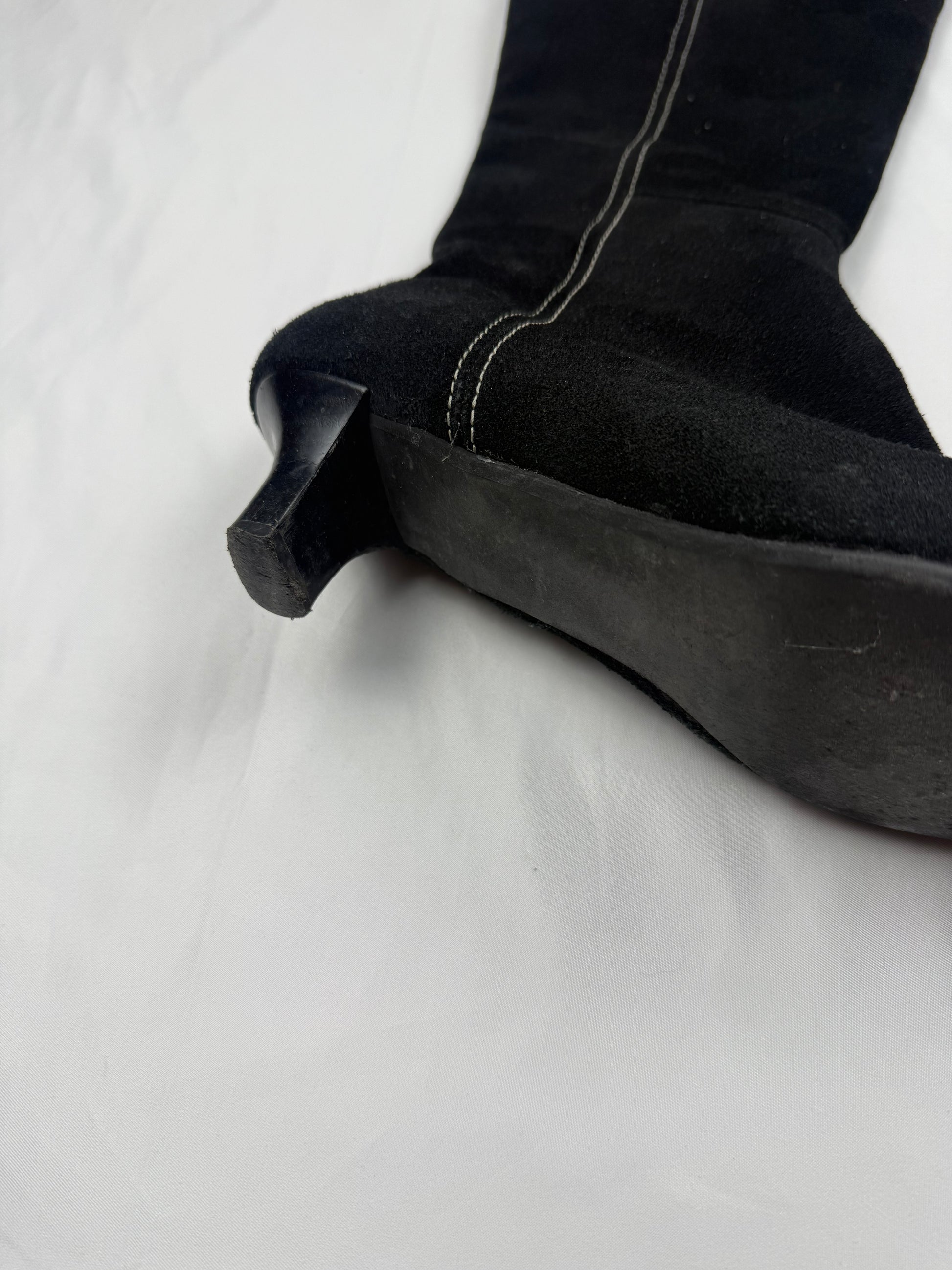 Black suede pointed toes kitten heels boots (40)