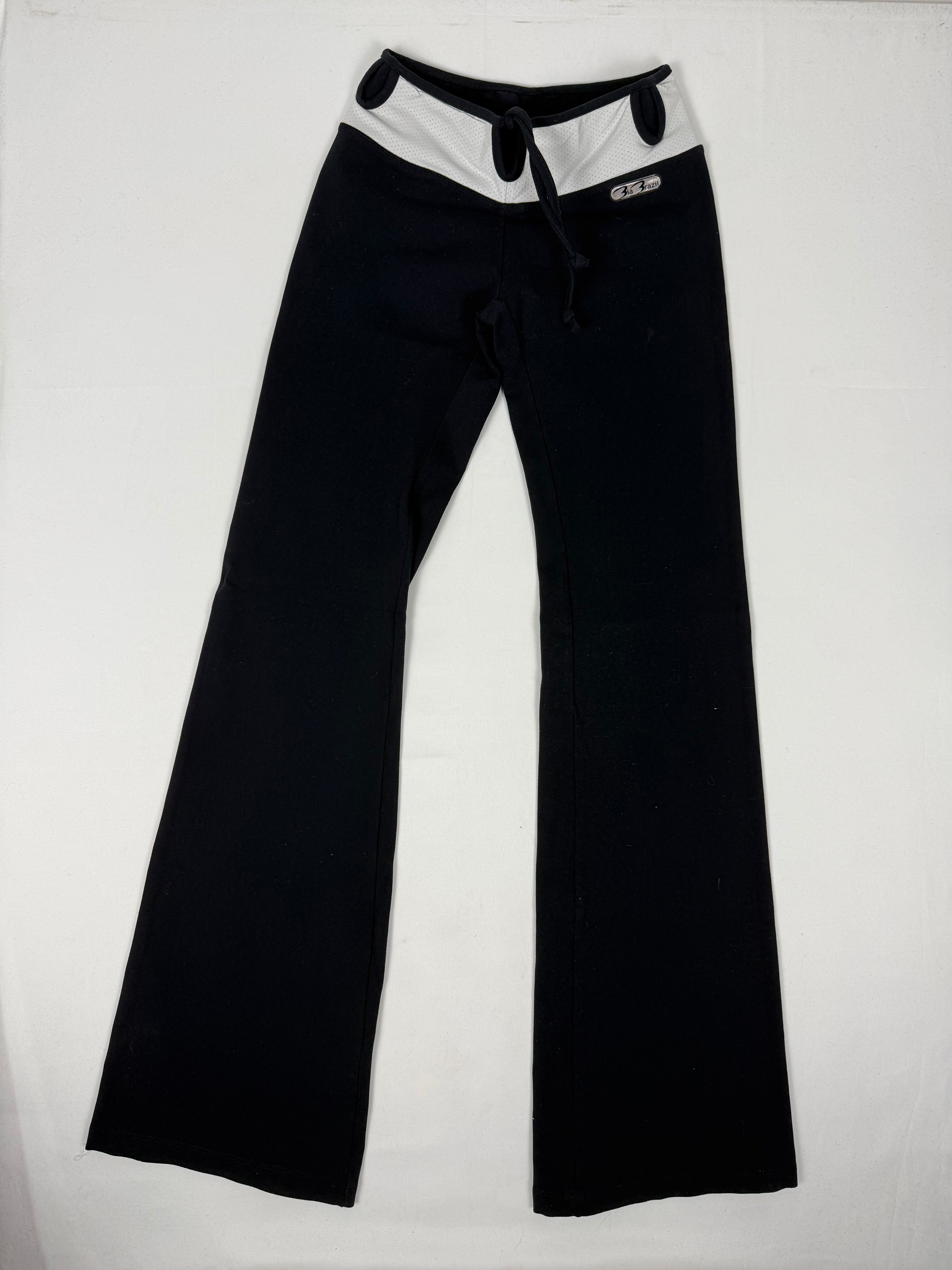 Black stretchy activewear flare pants (S)