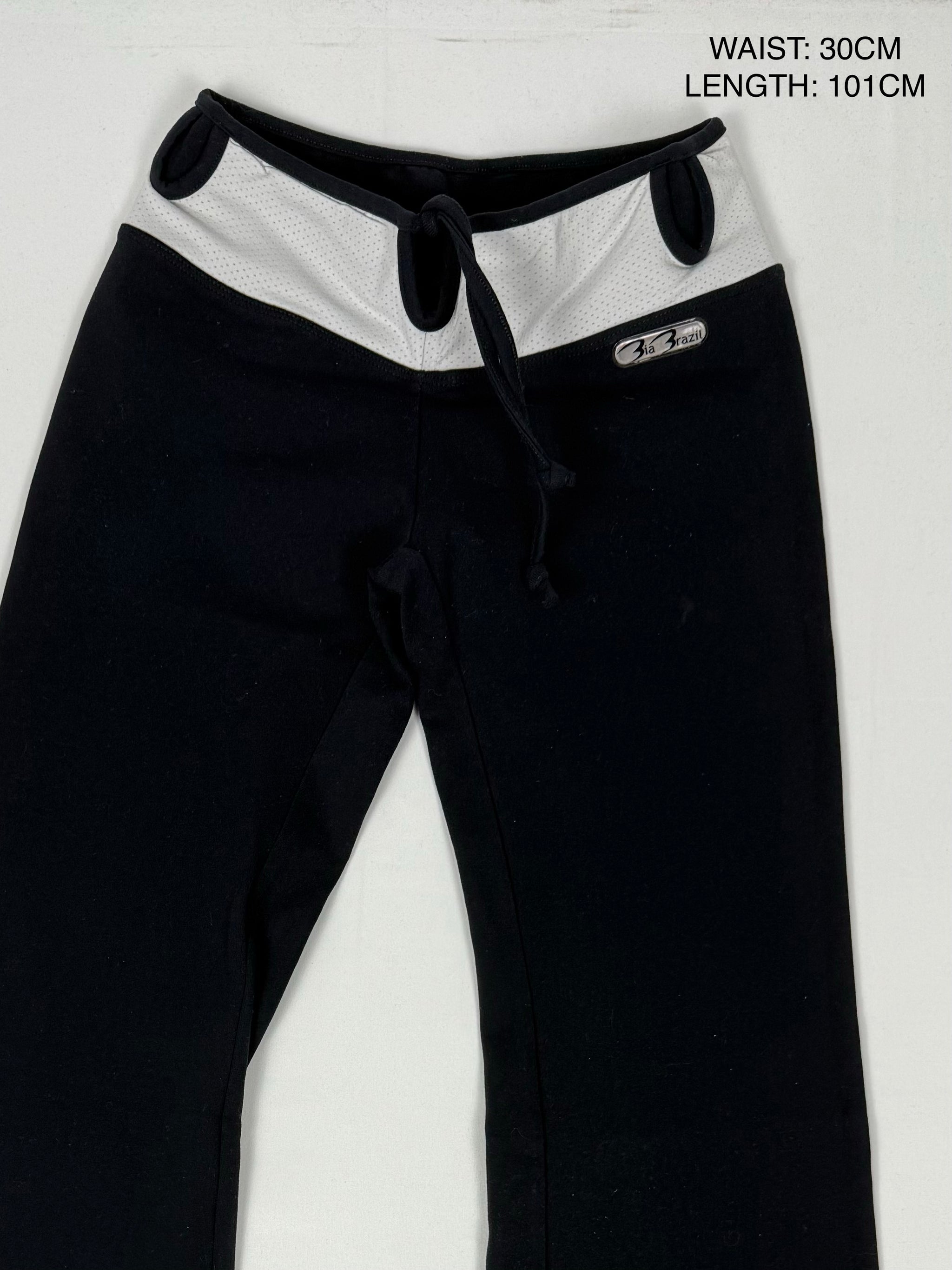 Black stretchy activewear flare pants (S)