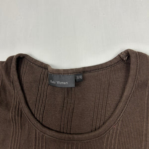 Brown ribbed stretchy tee (M/L)