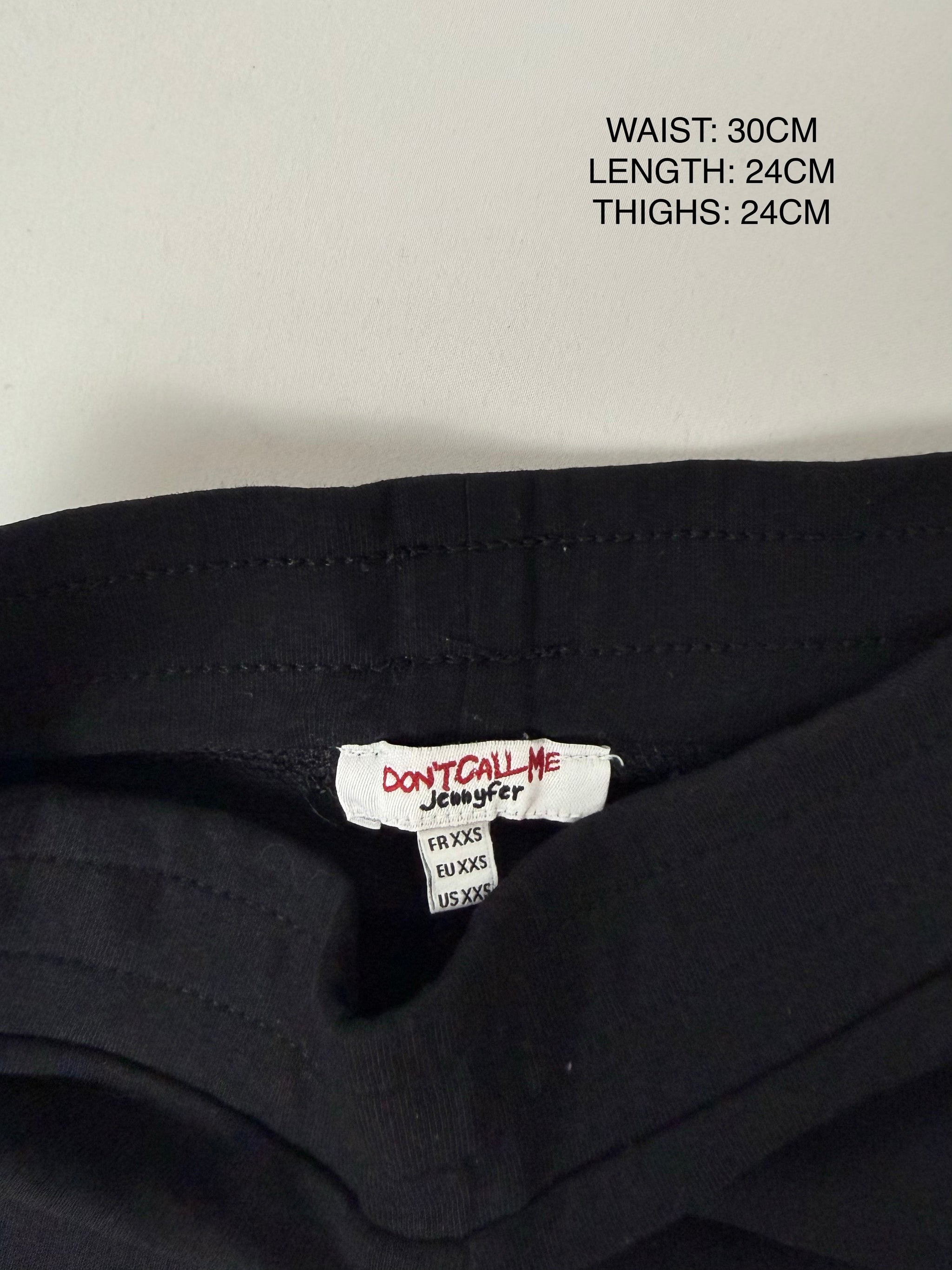 Black activewear low rise mini short (XXS)