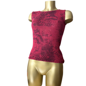 Red graphic knitted tank top (S/M)