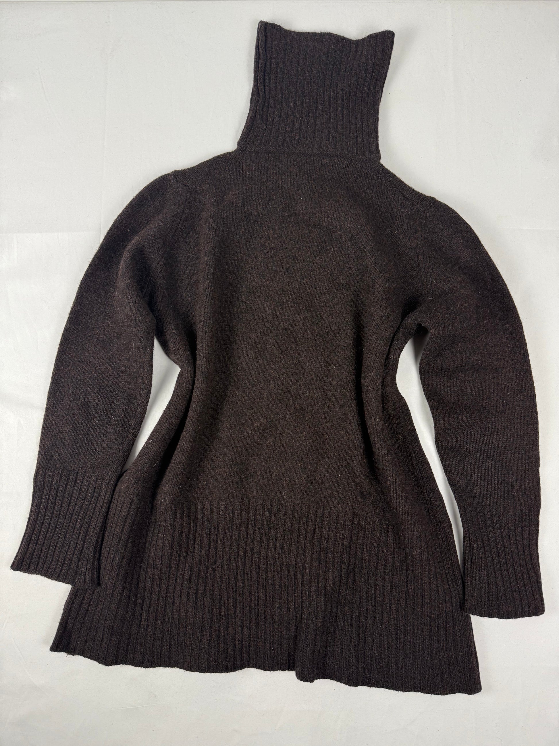 Brown 100% lambswool turtleneck winter jumper (M/L)