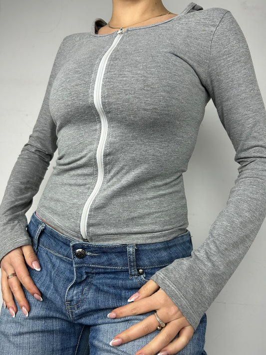 Grey zip up hoodie (S/M)