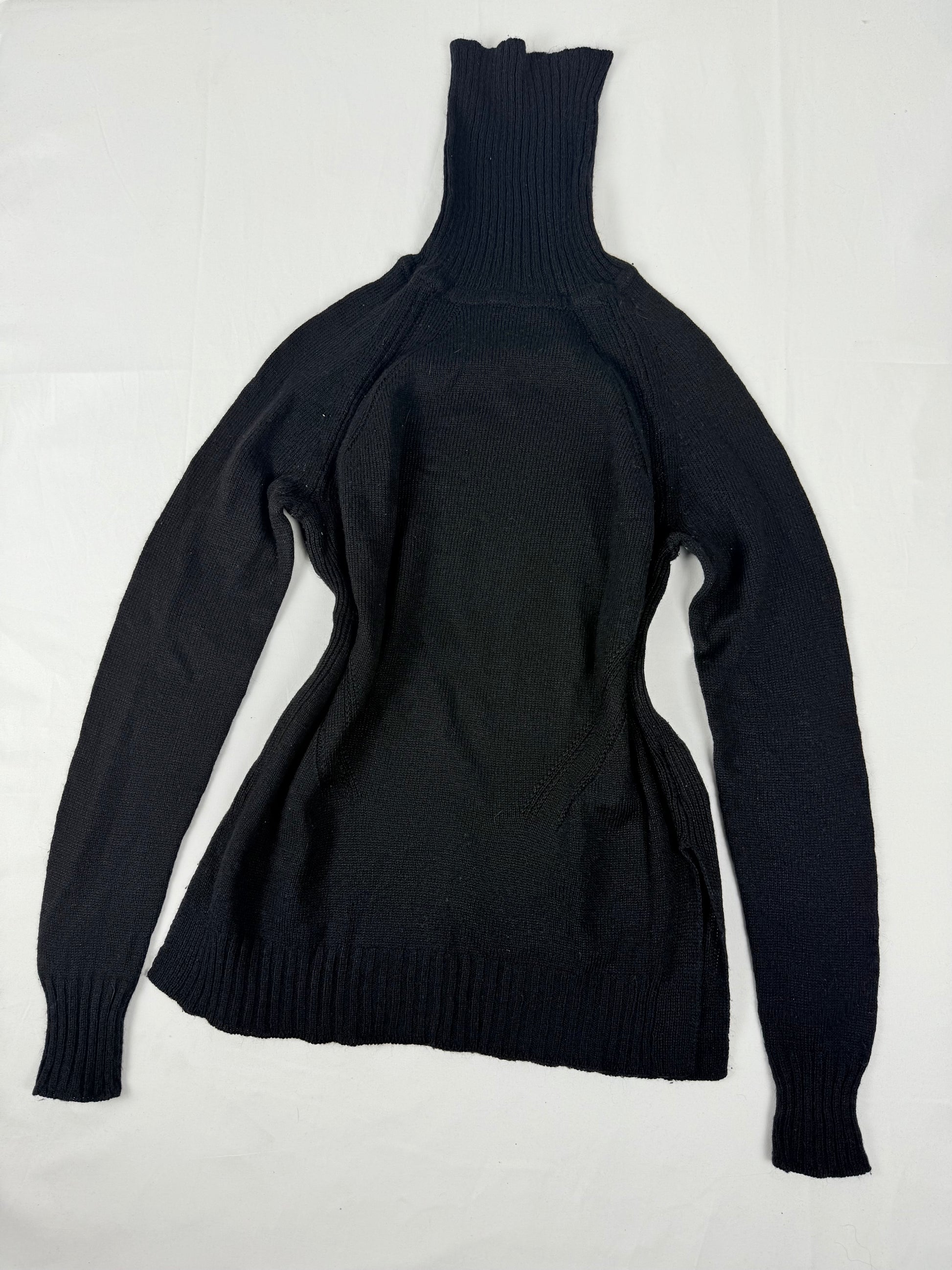Black turtleneck jumper (S/M)