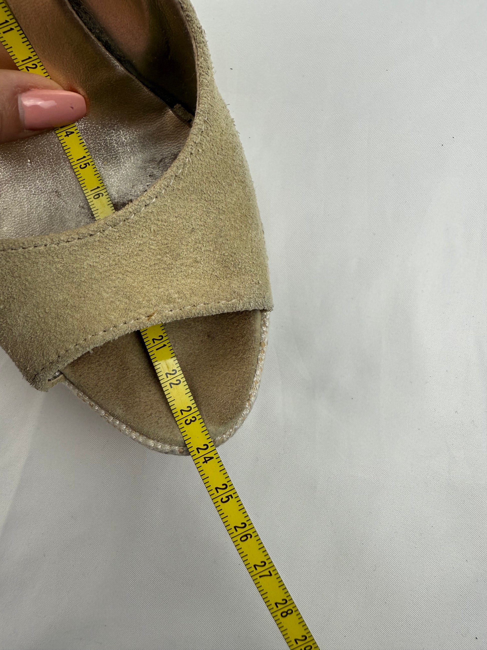 Beige suede wedge open toes heels (36)