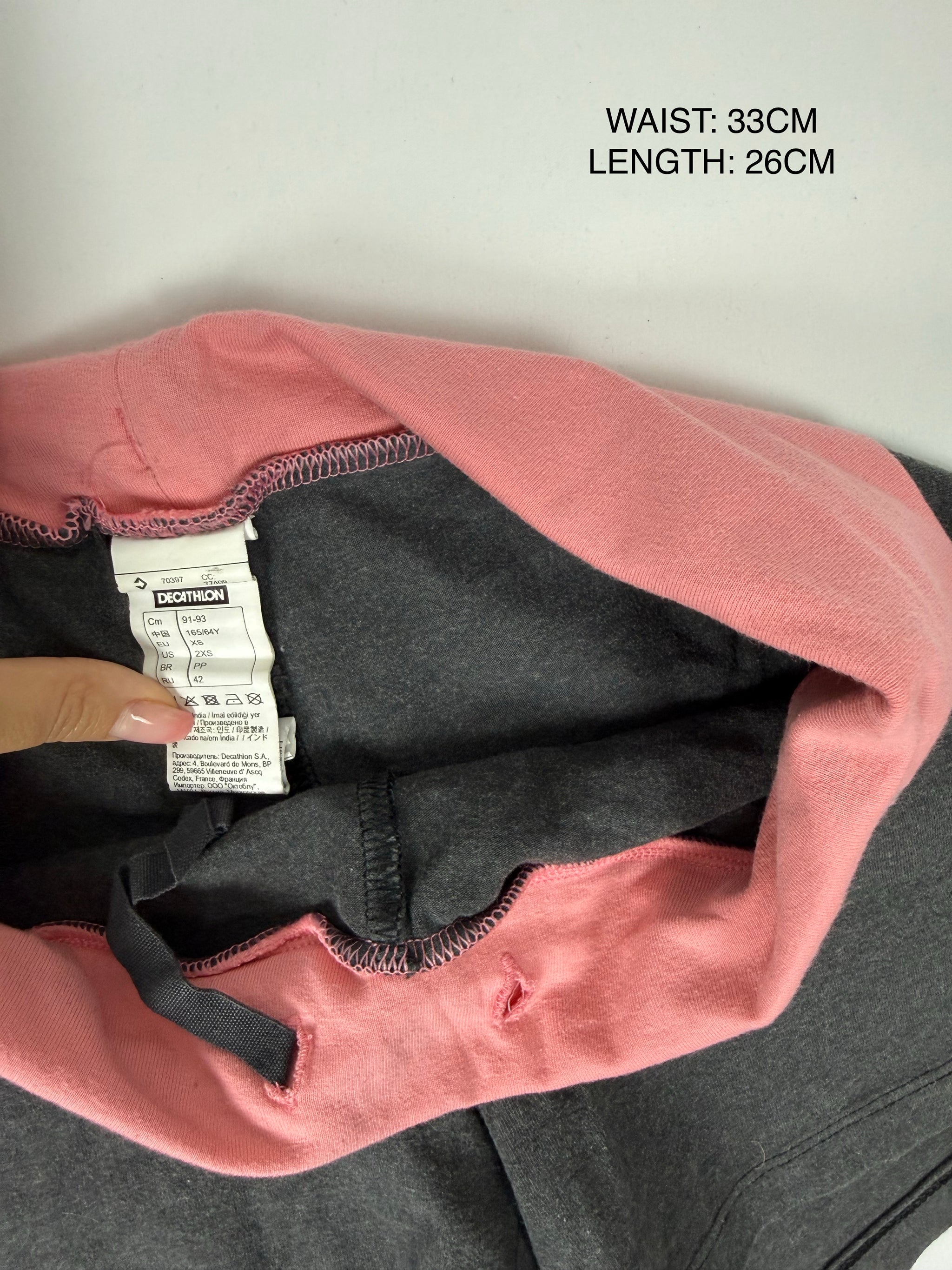 Grey & pink activewear mini short (S)